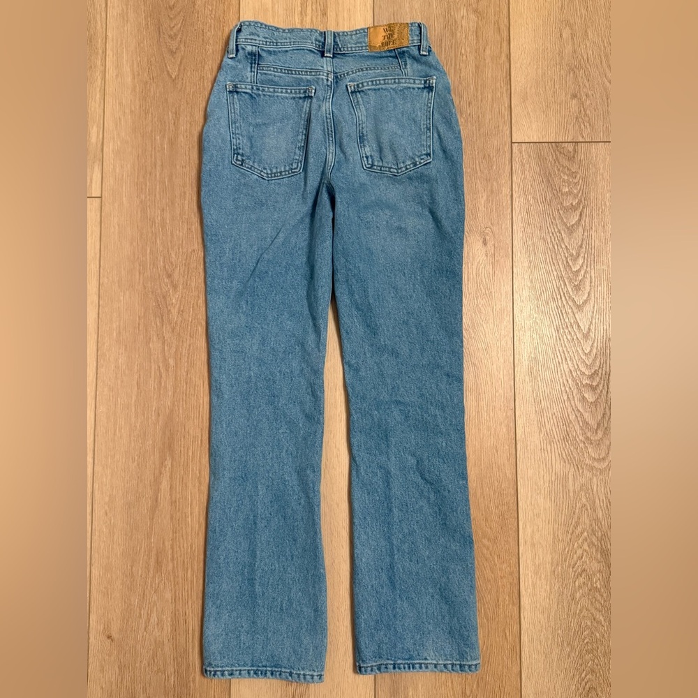 We The Free Women's Straight Leg Jeans in Light Blue Wash - Picture 3 of 7